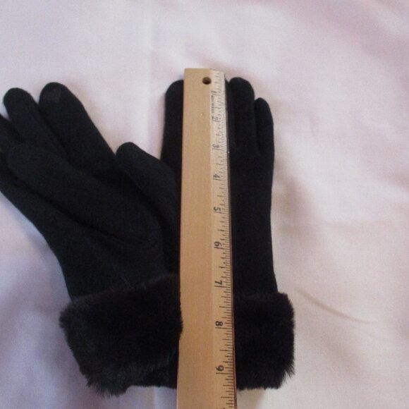 Black Cashmere Warm Gloves with Faux Fur and Equipped Touch Screen Friend… - Picture 10 of 11